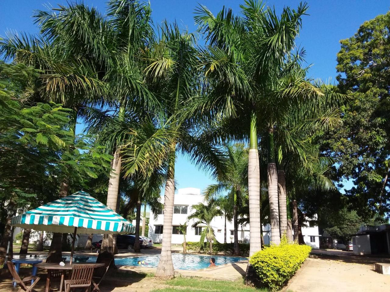 Royal Palms Apartment A4 Момбаса Екстериор снимка