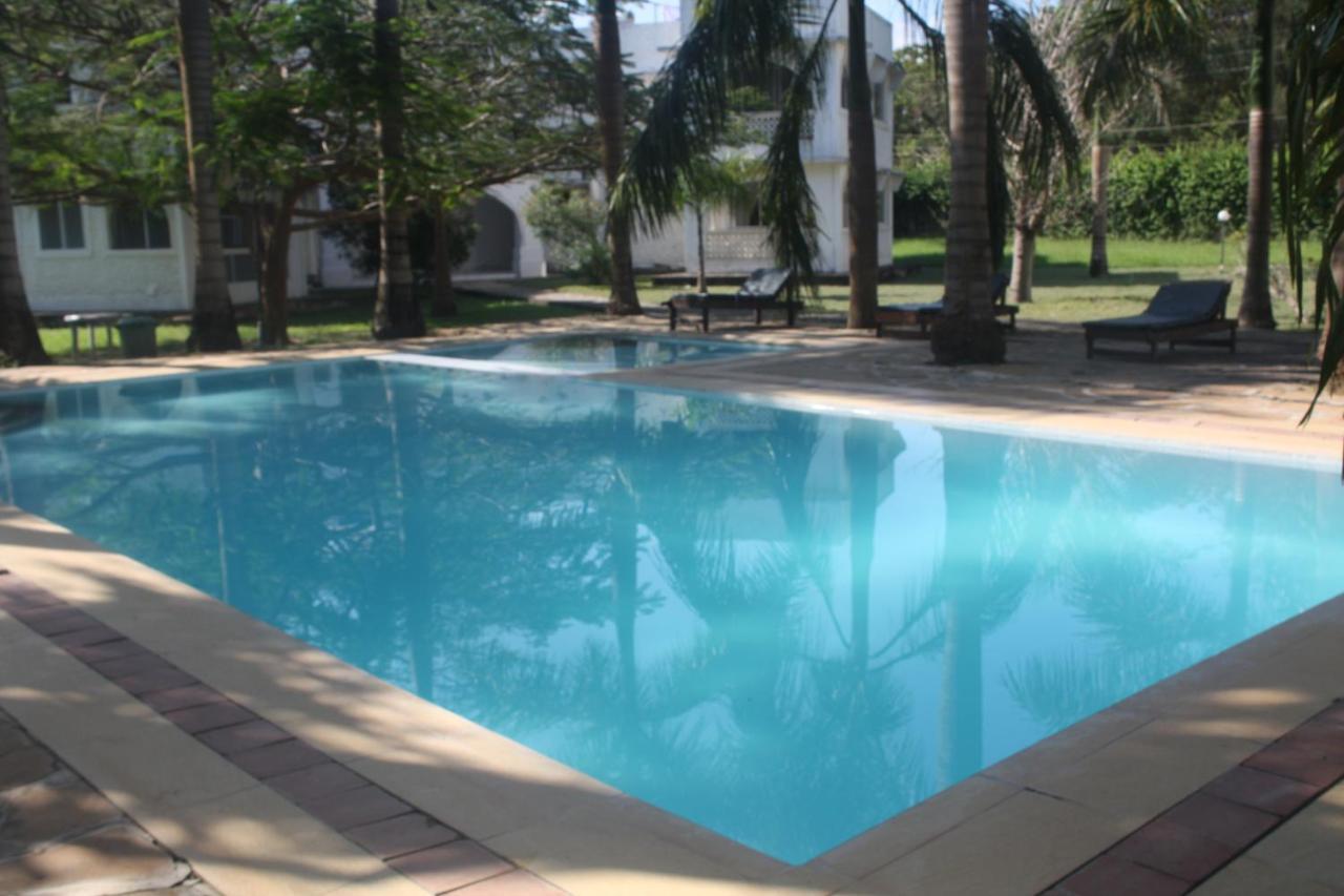 Royal Palms Apartment A4 Момбаса Екстериор снимка