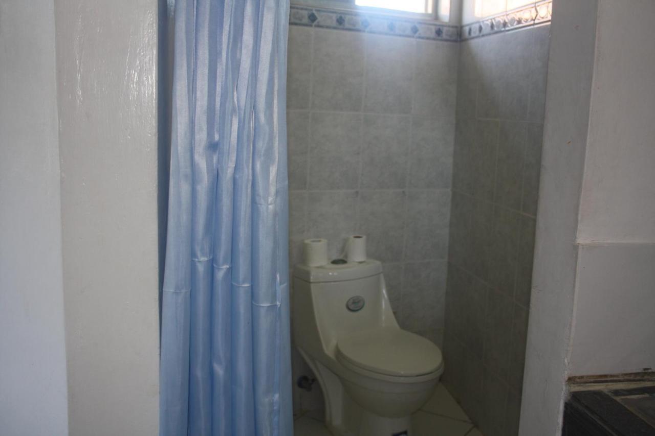 Royal Palms Apartment A4 Момбаса Екстериор снимка